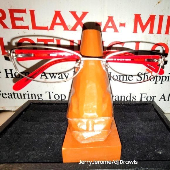 Red & white Puma glasses - Picture 1 of 2